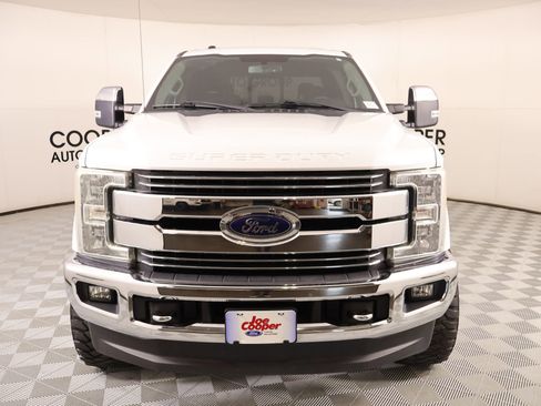 Used 2017 Ford F250 Lariat w/ Chrome Package image 9