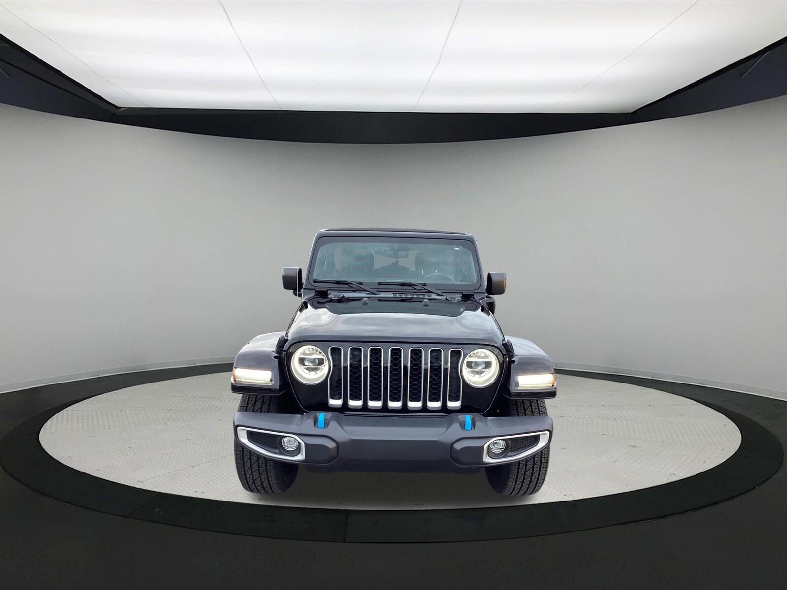 Used 2022 Jeep Wrangler Unlimited Sahara w/ Cold Weather Group AWD/4WD image 3