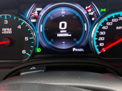 Used 2018 Chevrolet Tahoe Premier AWD/4WD image 21