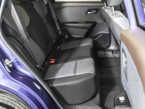 Used 2023 Nissan Rogue SV image 49