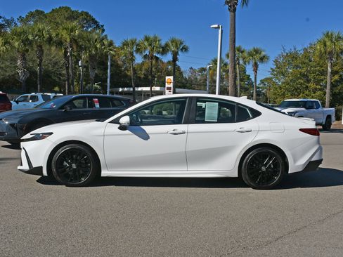 Certified 2025 Toyota Camry SE image 5