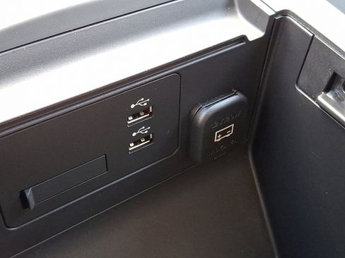 Used 2023 MAZDA MAZDA3 s image 24