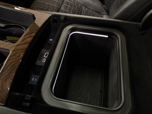 Used 2021 Cadillac Escalade ESV Sport Platinum image 22