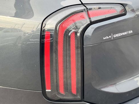 Used 2024 Kia Telluride EX image 9