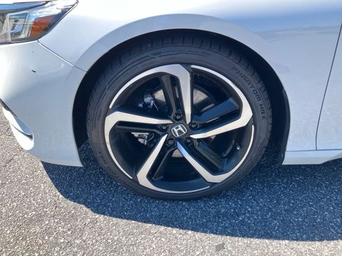 Used 2018 Honda Accord Sport image 27
