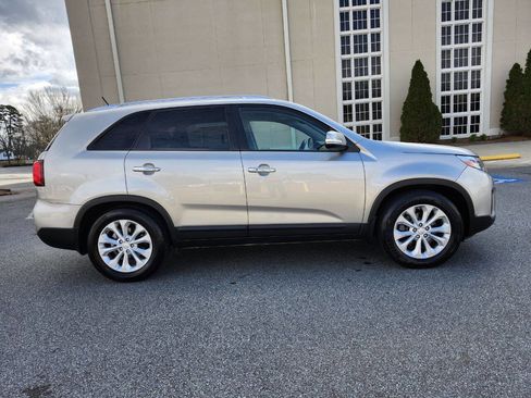 Used 2014 Kia Sorento EX w/ EX V6 Touring Package image 25