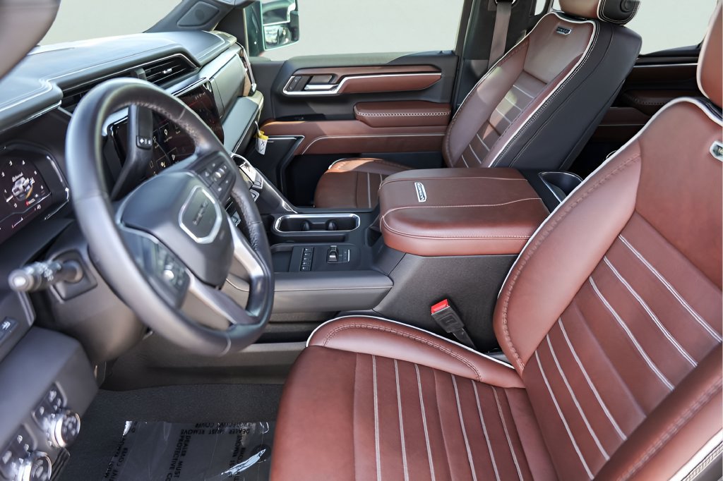Used 2025 GMC Sierra 3500 Denali Ultimate AWD/4WD image 12