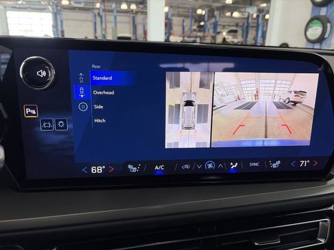 New 2026 Chevrolet Traverse LT w/ Driver Confidence Package FWD image 28