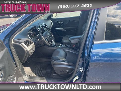 Used 2018 Jeep Cherokee Latitude Plus AWD/4WD image 9