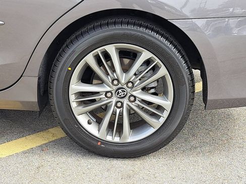Used 2017 Toyota Camry SE FWD image 34