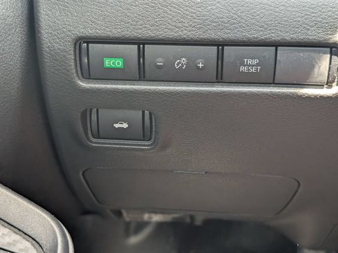Used 2023 Nissan Sentra SV FWD image 11