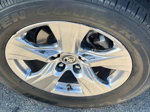 Certified 2022 Toyota RAV4 LE AWD/4WD image 22