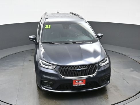 Used 2021 Chrysler Pacifica Touring w/ Uconnect Theater Family Group image 41