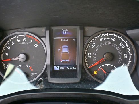 Used 2022 Toyota Tacoma SR image 21