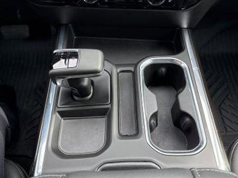 Used 2024 Chevrolet Silverado 1500 RST AWD/4WD image 18