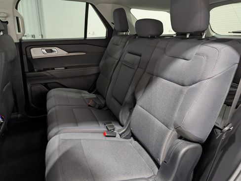 Used 2025 Ford Explorer Active image 16