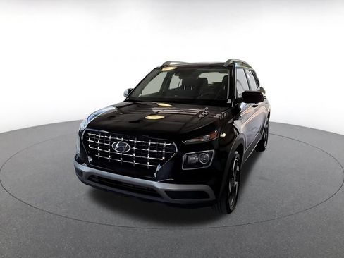 Used 2026 Hyundai Venue SEL FWD image 6