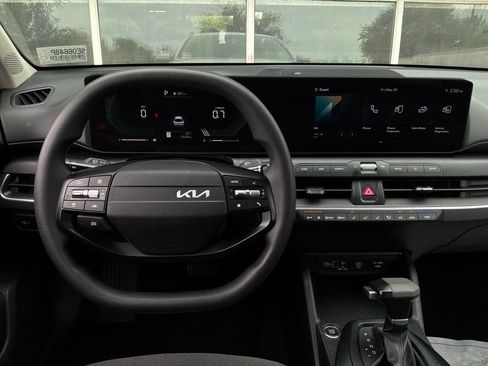 Used 2025 Kia K4 FWD image 13
