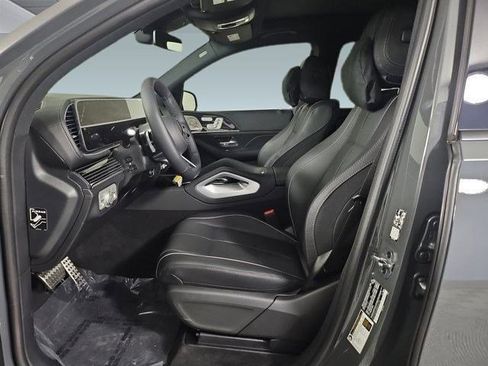 New 2025 Mercedes-Benz GLS 580 4MATIC image 3