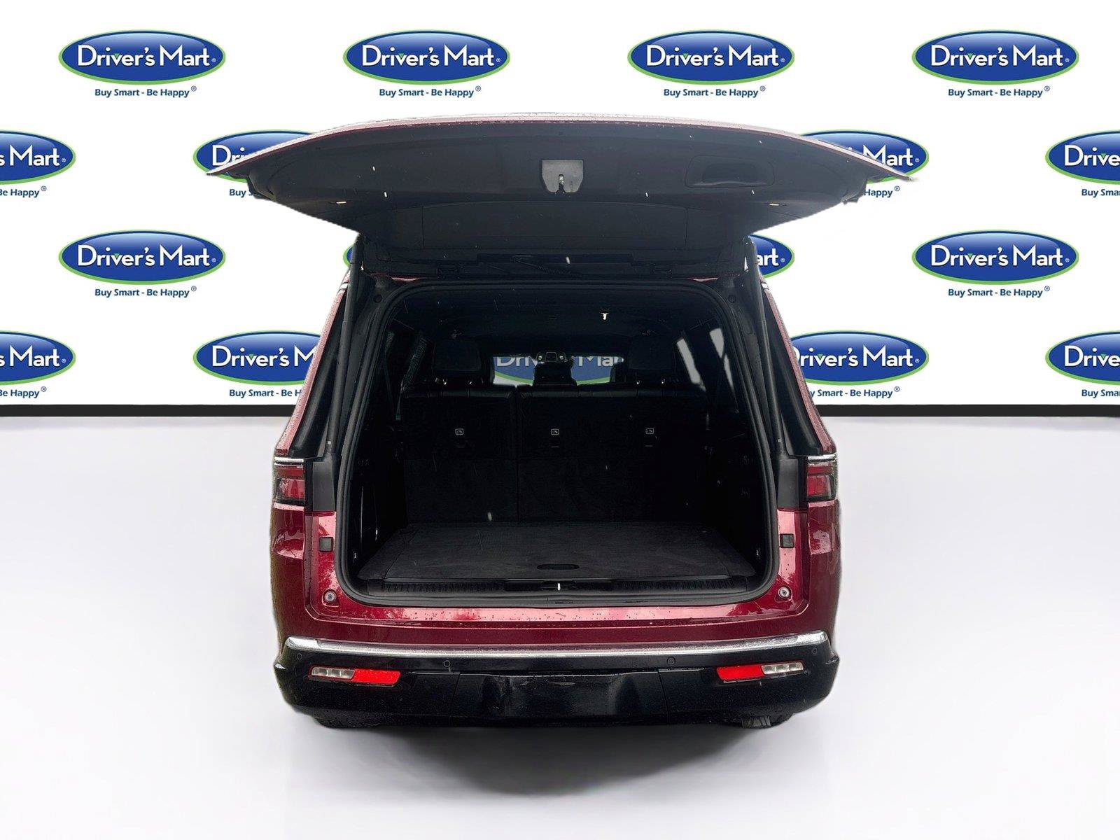 Used 2024 Jeep Wagoneer L Series II RWD image 25