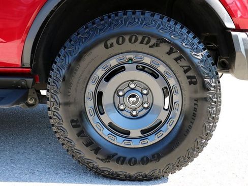 Used 2025 Ford Bronco Badlands w/ Sasquatch Package AWD/4WD image 9
