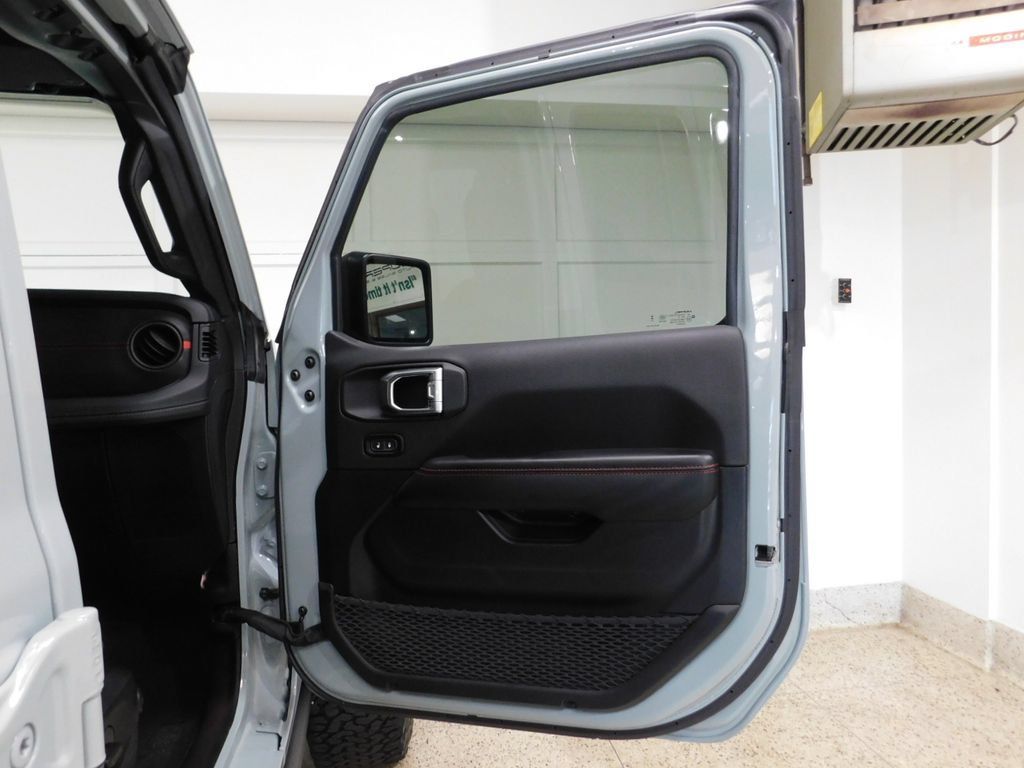 Used 2024 Jeep Wrangler Unlimited Rubicon AWD/4WD image 73