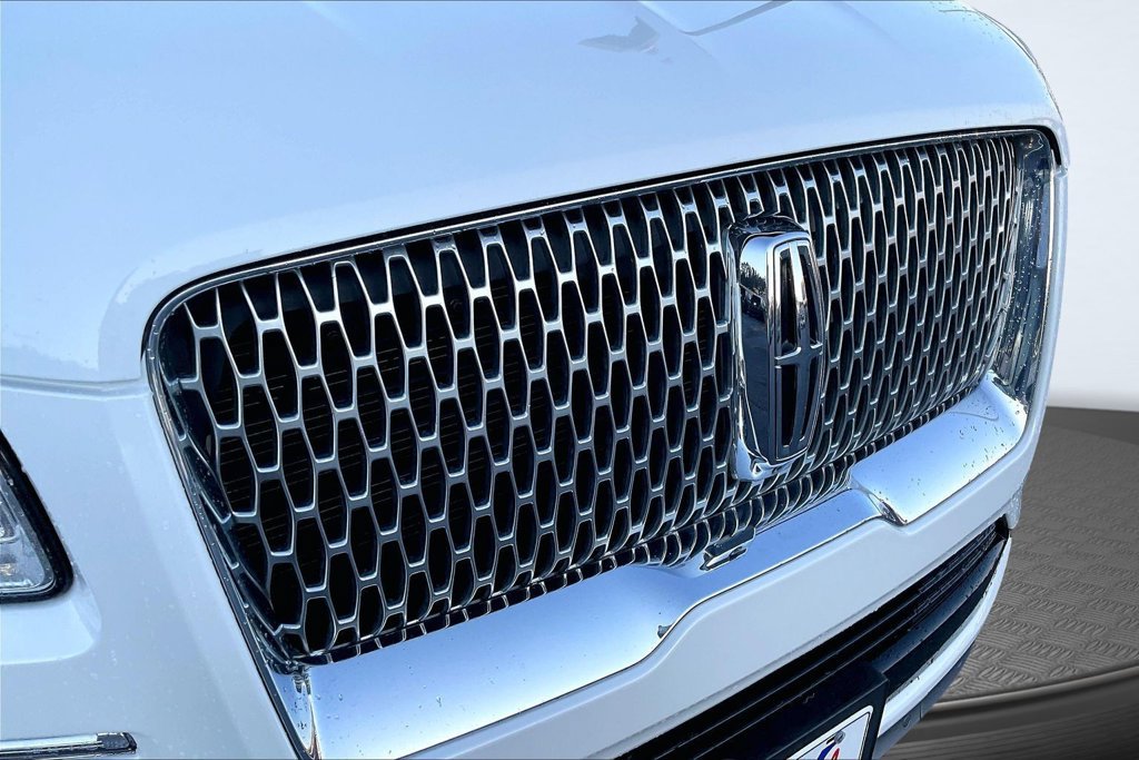 Used 2020 Lincoln Navigator Reserve AWD/4WD image 34