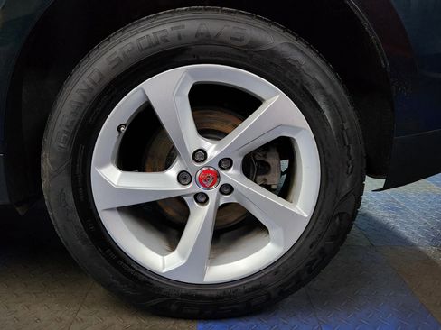 Used 2017 Jaguar F-PACE Premium image 76