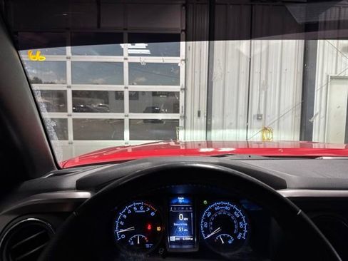 Used 2022 Toyota Tacoma Limited AWD/4WD image 8