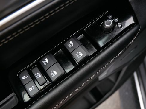 Used 2022 Jeep Wagoneer Series III AWD/4WD image 19