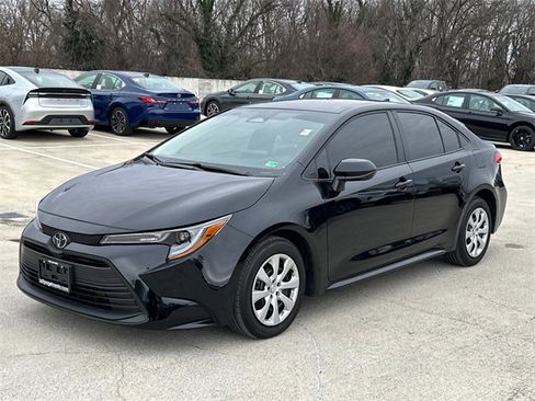 Certified 2025 Toyota Corolla LE image 2