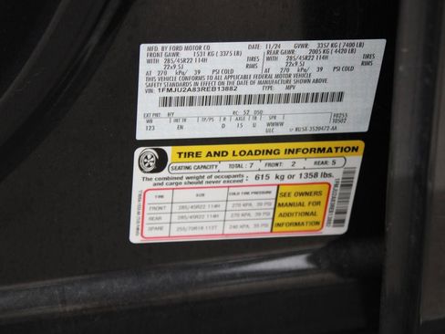 Used 2024 Ford Expedition Limited image 32