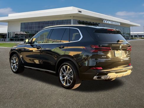 Used 2026 BMW X5 xDrive50e w/ Executive Package image 8