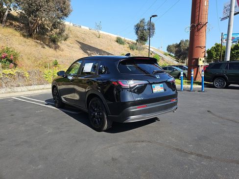 Used 2023 Honda HR-V Sport image 5