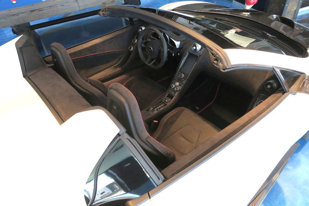 Used 2015 McLaren 650S Spider RWD image 15