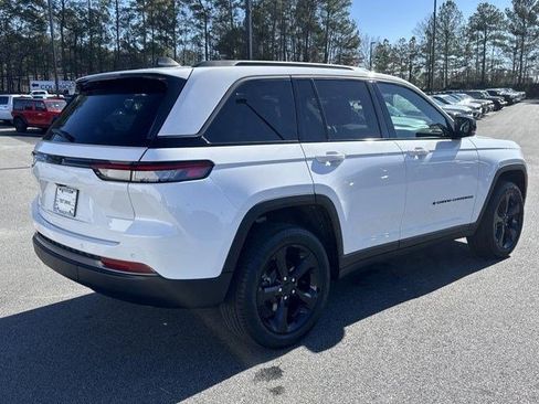 Used 2026 Jeep Grand Cherokee Limited w/ Limited Altitude Package RWD image 8