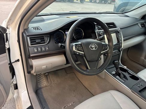 Used 2017 Toyota Camry XLE w/ Moonroof Package FWD image 14