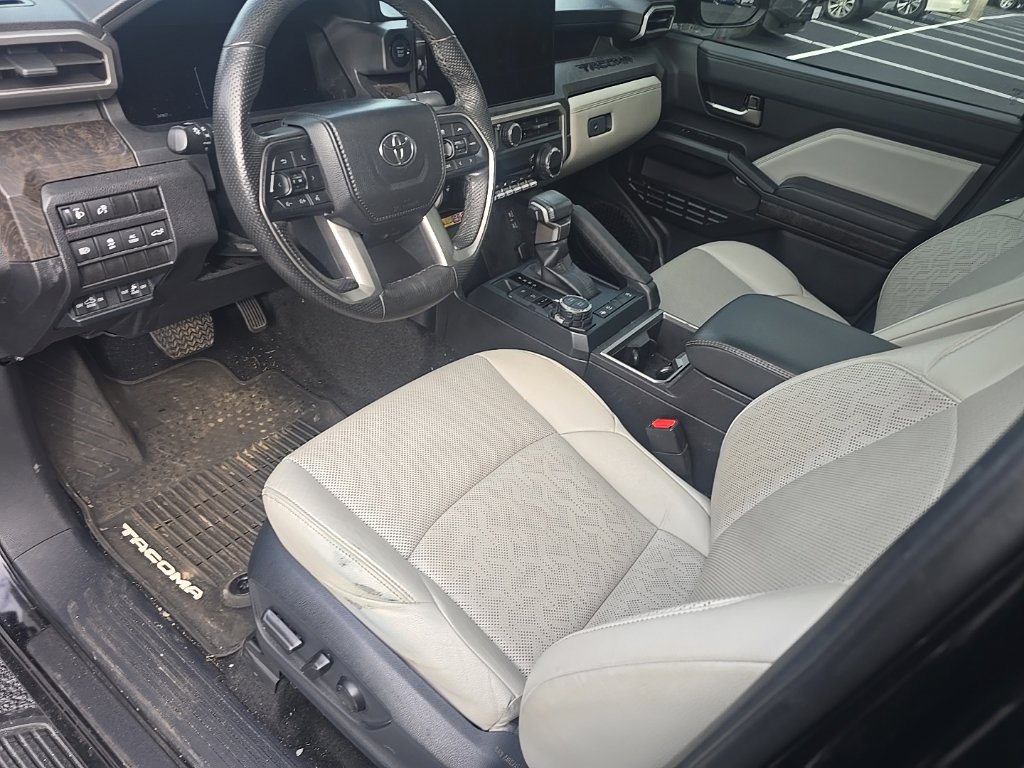 Used 2024 Toyota Tacoma Limited w/ Limited Package (LT) AWD/4WD image 12