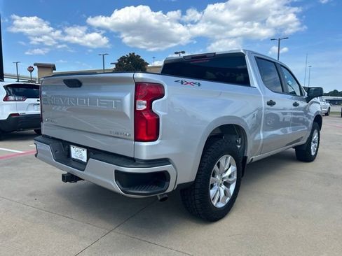 Used 2020 Chevrolet Silverado 1500 Custom w/ Custom Value Package AWD/4WD image 10