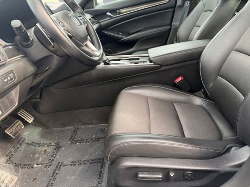 Used 2022 Honda Accord Sport image 11