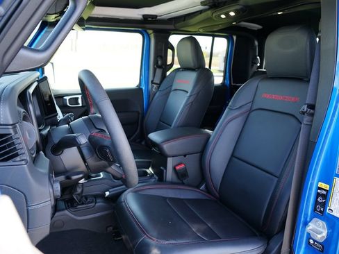 Used 2024 Jeep Gladiator Rubicon AWD/4WD image 12
