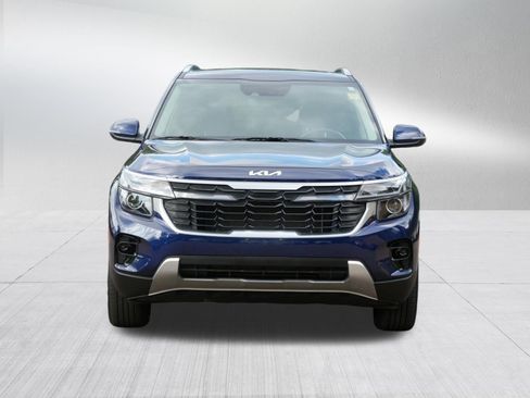Used 2024 Kia Seltos EX AWD/4WD image 2