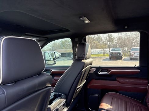 Used 2024 GMC Sierra 2500 Denali Ultimate image 19