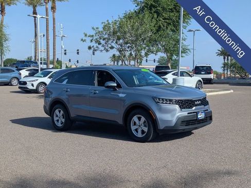 Used 2023 Kia Sorento LX FWD image 9