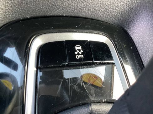 Used 2025 Toyota Corolla LE FWD image 24