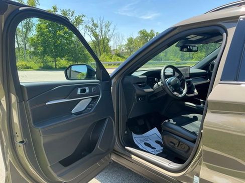 Used 2026 Ford Explorer Tremor w/ Tremor Ultimate Package AWD/4WD image 15