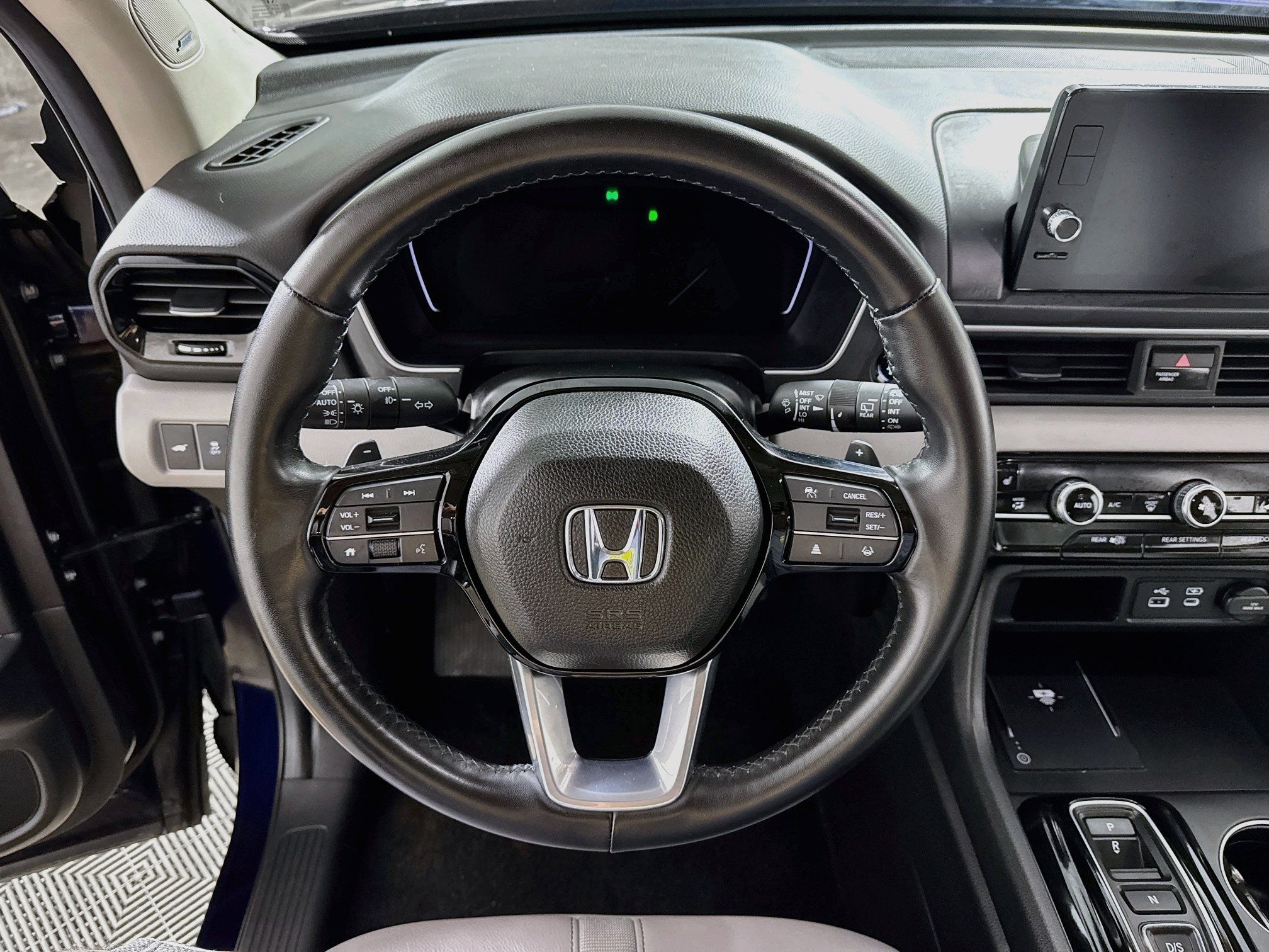 Used 2025 Honda Pilot Touring image 16