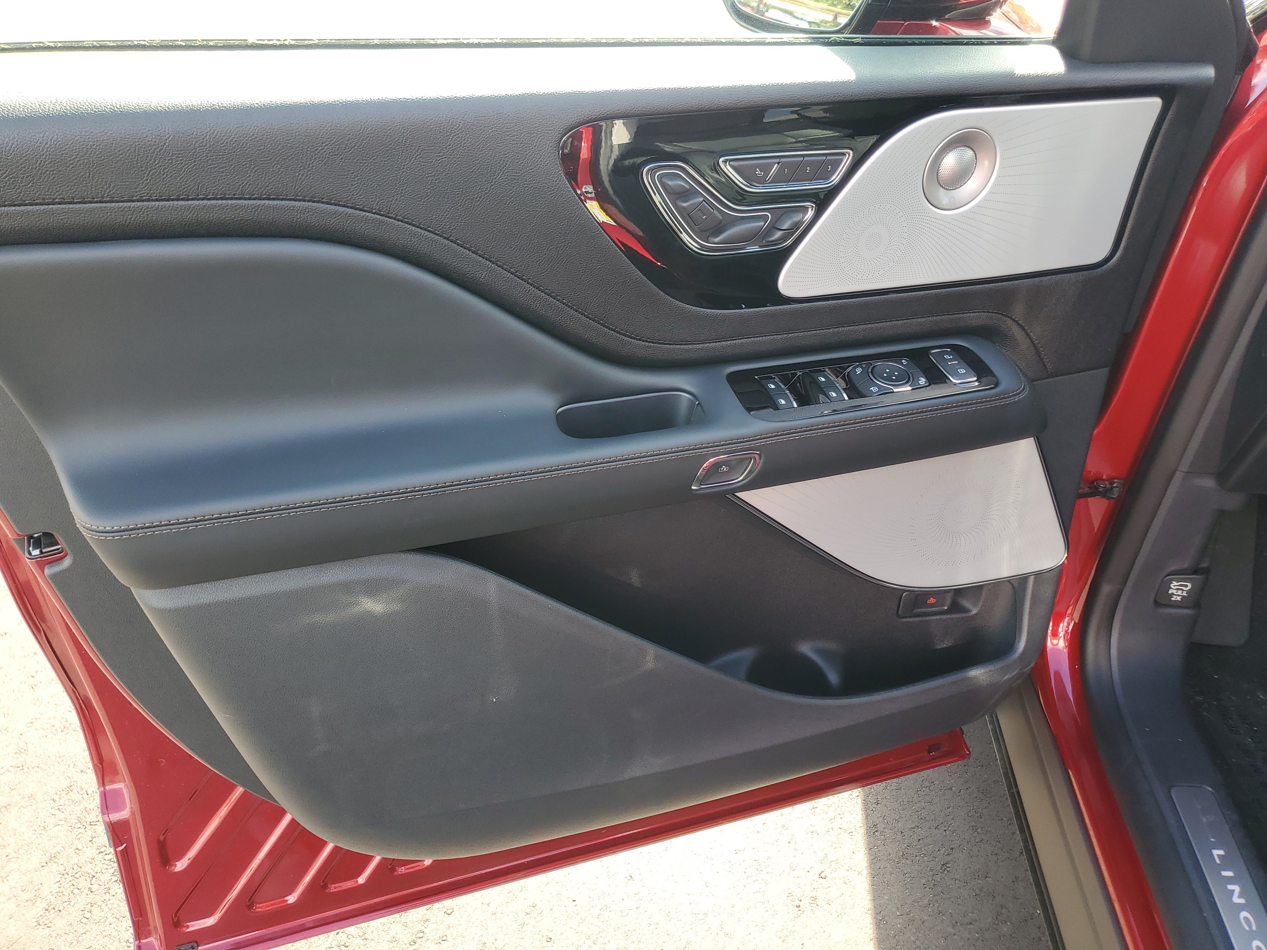 New 2027 Lincoln Aviator Reserve AWD/4WD image 8