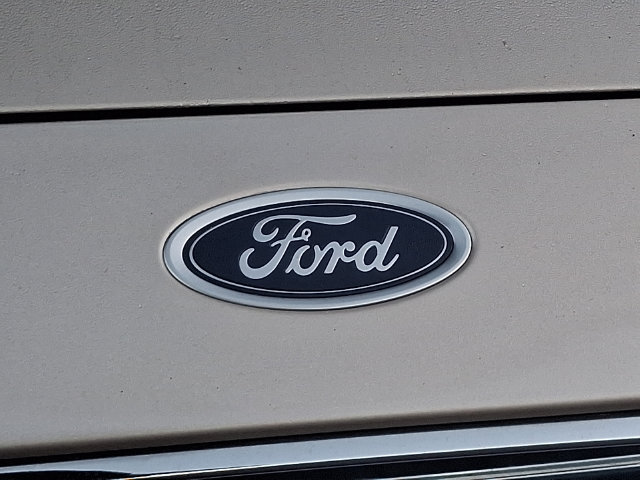 Used 2017 Ford Fusion Titanium FWD image 6