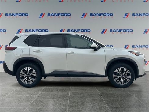 Used 2023 Nissan Rogue SV image 6